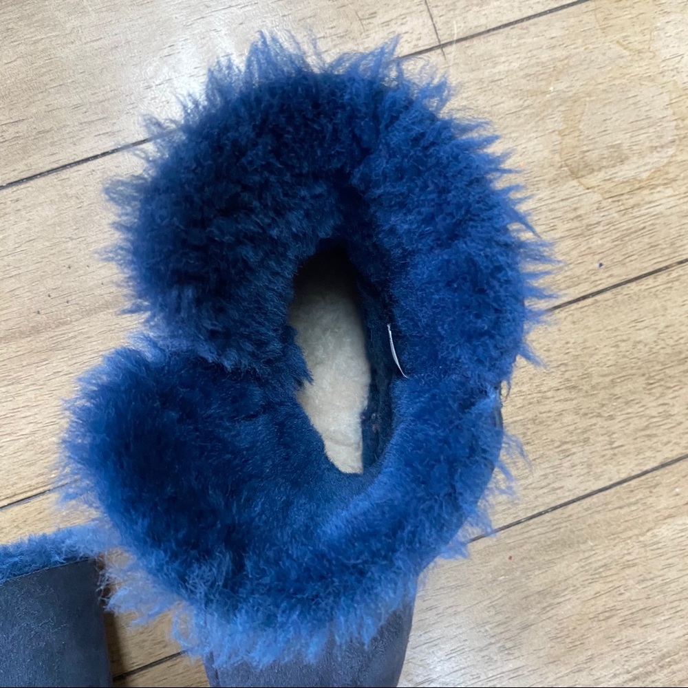 UGG Mini Bailey Button II Genuine Sherling Boot - Picture 7 of 8